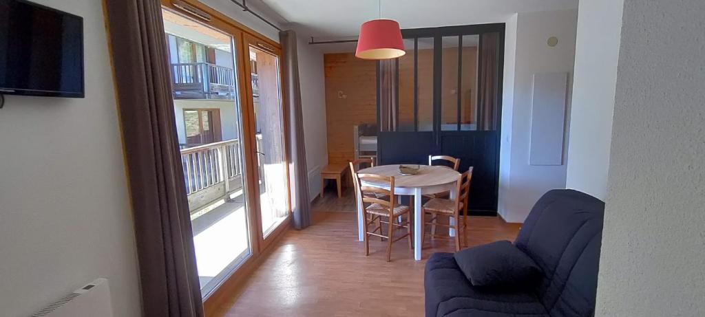 Appartement Hameau 8 203 SPA & PISCINE studio 4 pers Hameau des eaux d'Orelle, 0 73140 Orelle