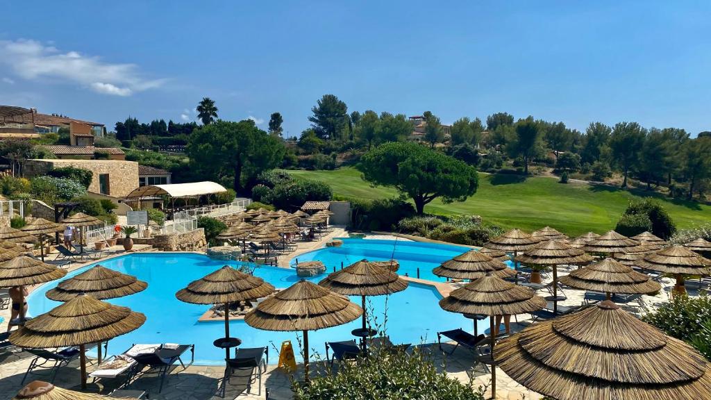 Hameau des amandiers-vue mer & golf Résidence Hameau des Amandiers, 83270 Saint-Cyr-sur-Mer