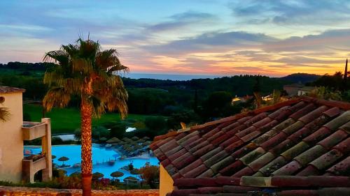 Hameau des amandiers-vue mer & golf