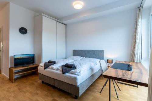 Handmade I Modern I Luxury I Kitchen I Home Office I Netflix