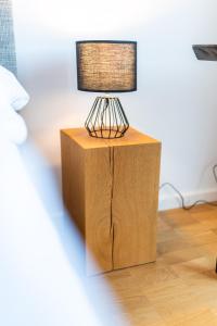 Handmade I Modern I Luxury I Kitchen I Home Office I Netflix