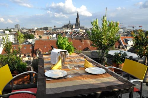 HANSA PENTHOUSe