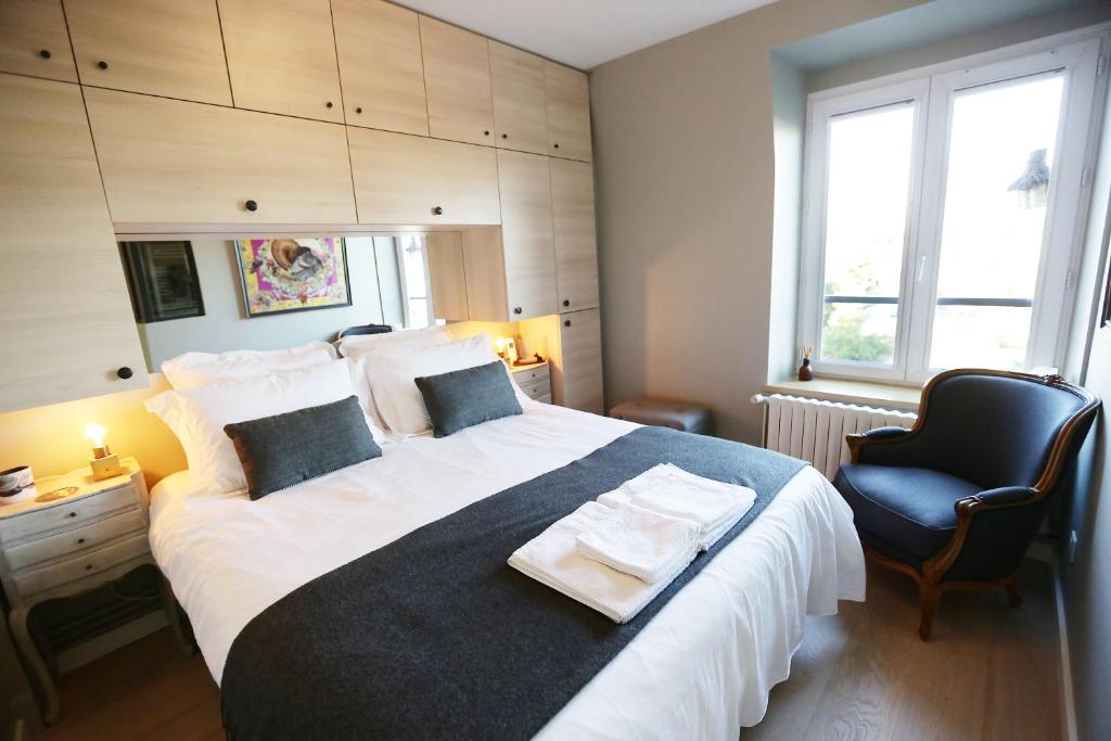 Appartement Happy Days in Croissy... sur le toit du monde ! 3e étage droite 38 Boulevard Fernand Hostachy 78290 Croissy-sur-Seine