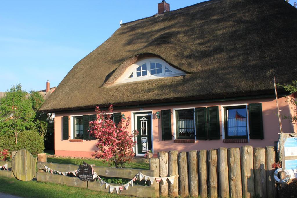 Appartement Haus \ 5B Chausseestraße 18375 Born