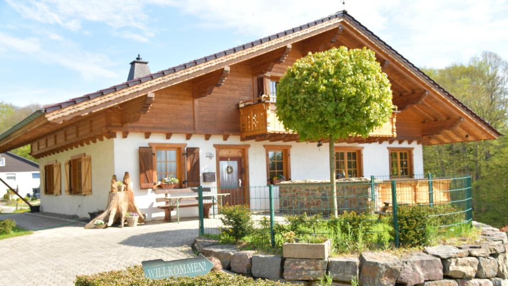 Haus Alpenrose zum Vic 13B Niederrautenbach, 42929 Wermelskirchen