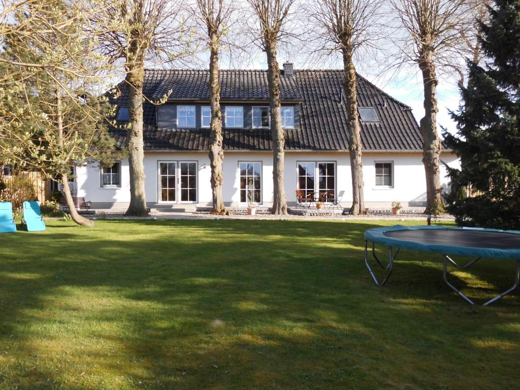Haus am Dorfteich - Wohnung 1 Austraße 13, 23769 Bojendorf