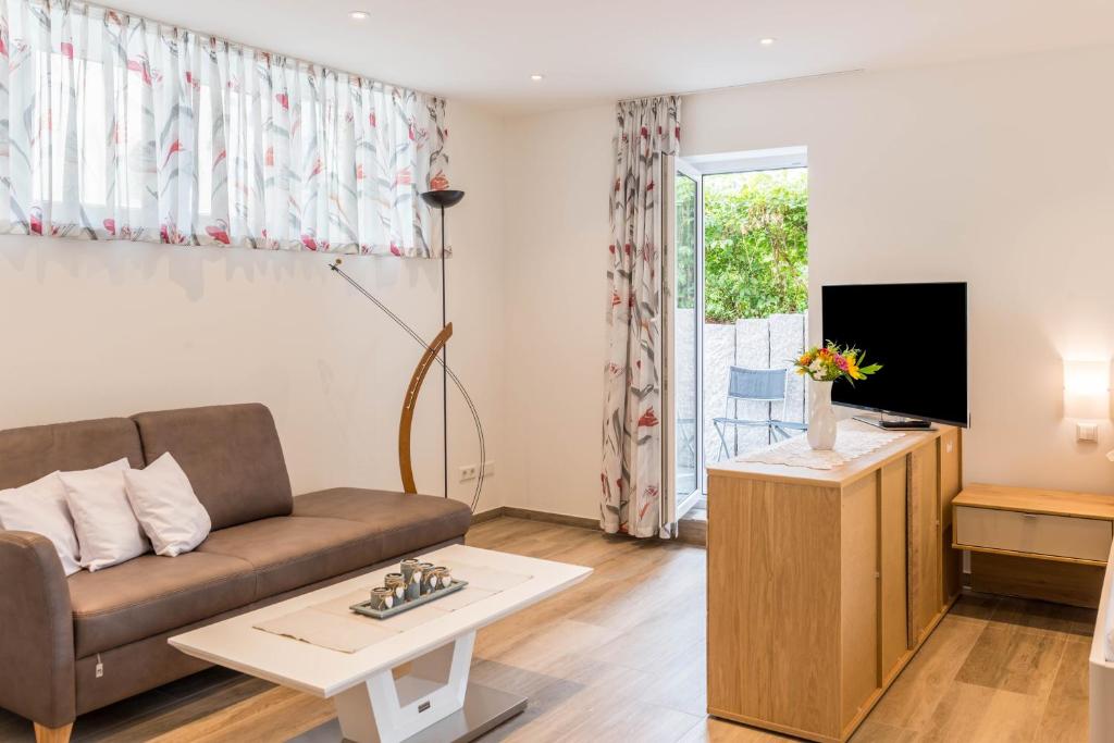 Haus Amber Brunnenstr. 15, 88662 Hödingen