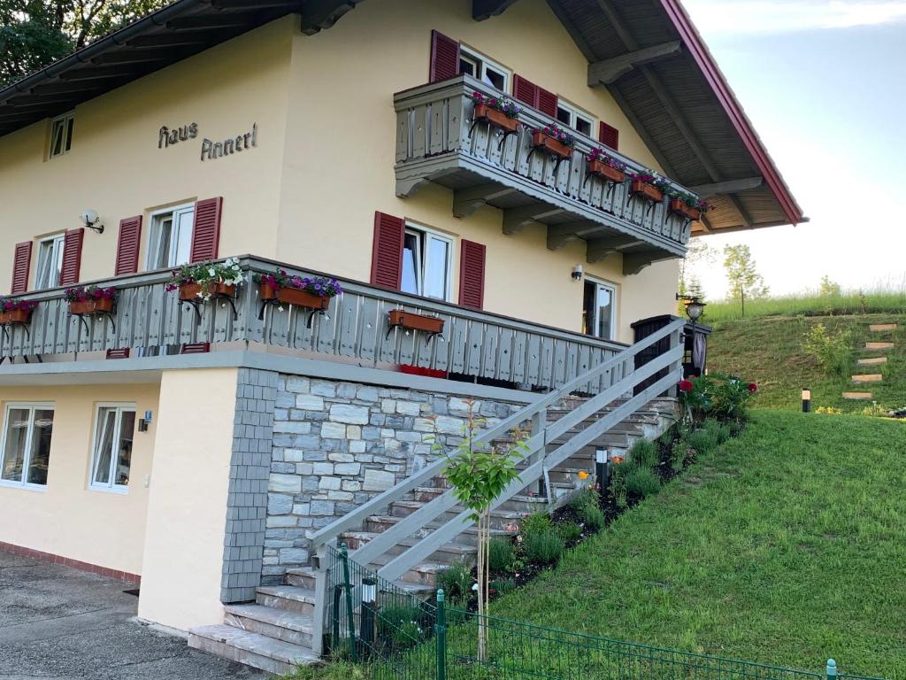 Appartement Haus Annerl Ferienwohnung mit 2 Schlafzimmern Vordergschwall 6 83334 Inzell