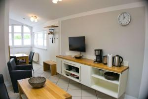 Haus Blick zur See FeWo 10 Gartennutzung, Meerblick, Sauna- und Schwimmbadnutzung im AHOI Sellin
