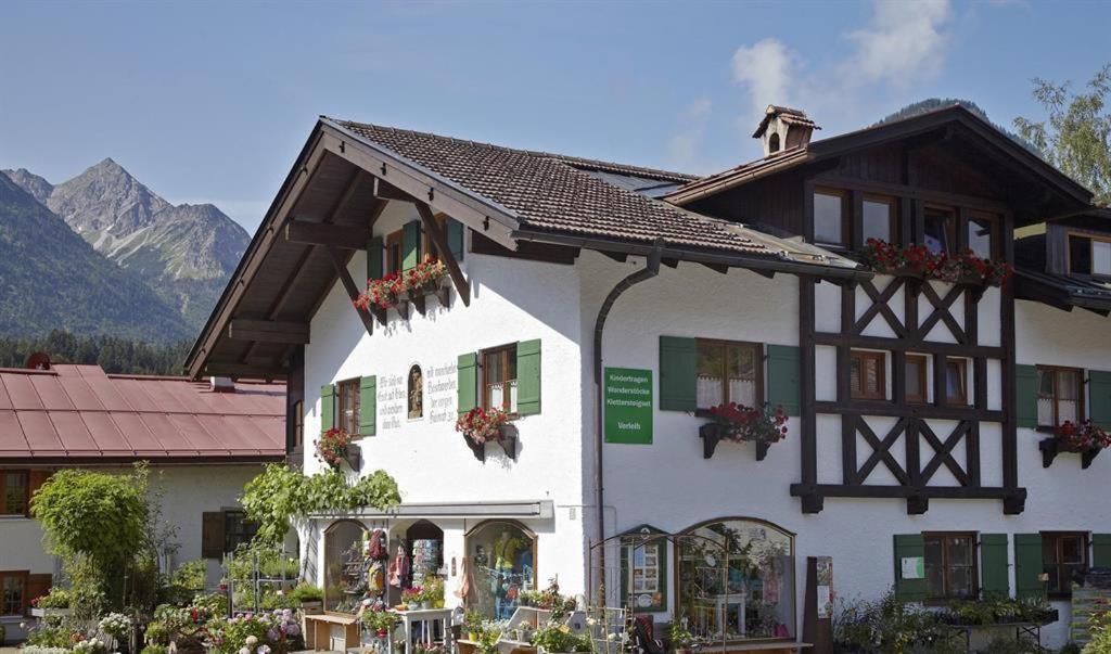 Haus Brutscher - Monika Haas Hintersteiner Str. 2, 87541 Bad Hindelang