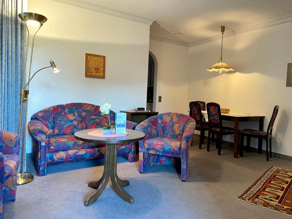 Haus Dwarslöper, Ferienwohnung 2 Dünenweg 3, 27476 Cuxhaven