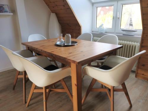 Haus Elbestraße 24 Elbestraße 24, Whg OG