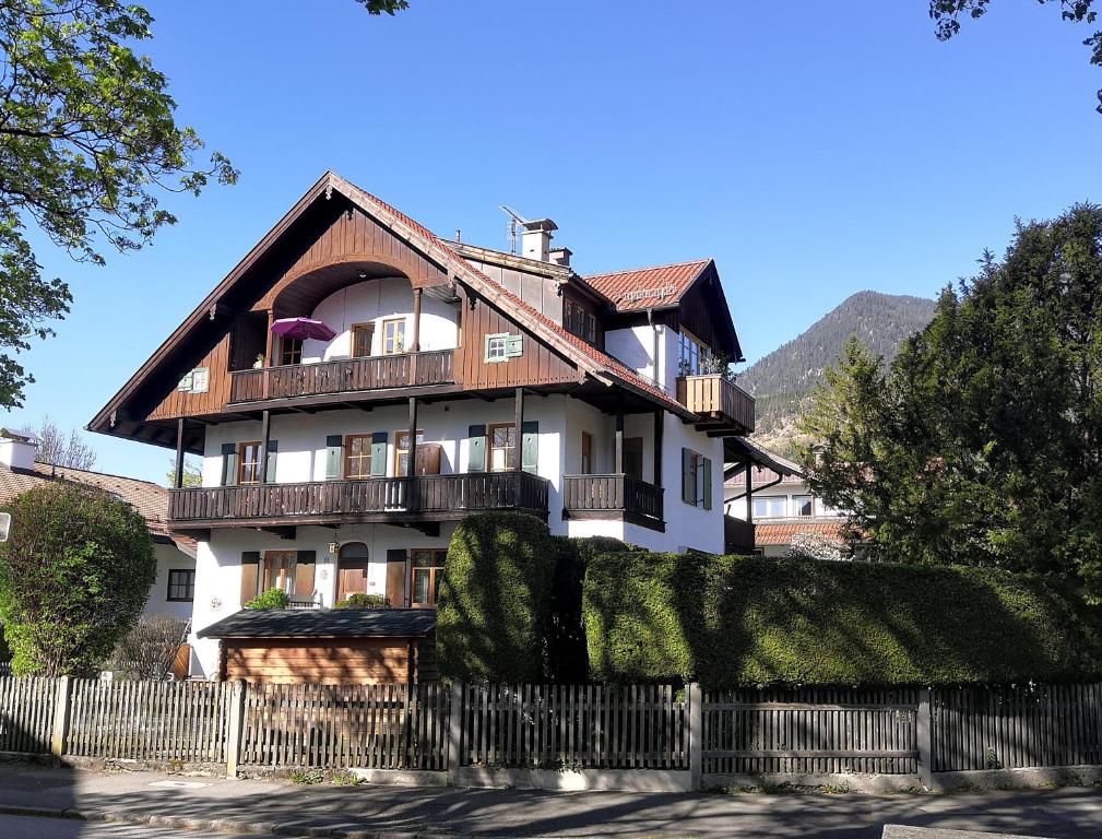 Haus Erika 1911 - Wetterstein Wettersteinstraße 45, 82467 Garmisch-Partenkirchen