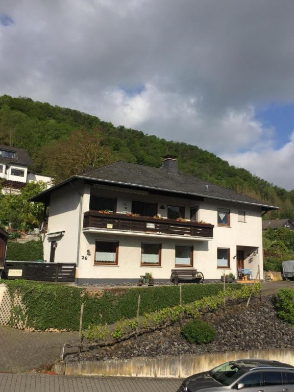 Haus Erika/ Fam. Frevel Panoramastraße 26, 56332 Kattenes