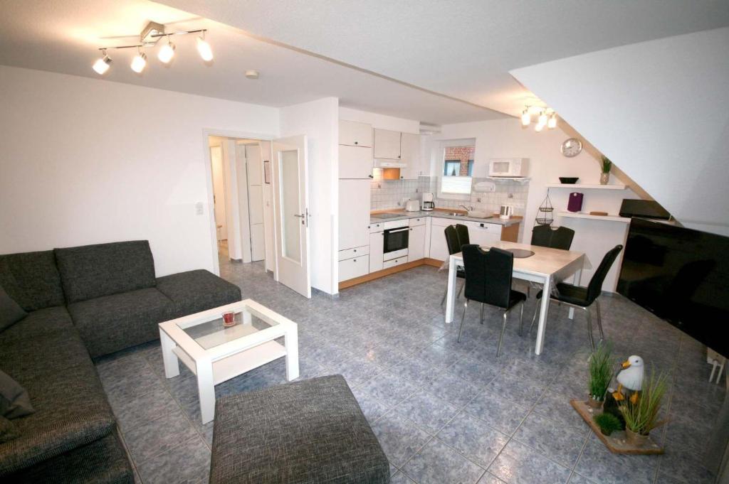 Haus-Hus-an-de-Diek-Whg-04 Norderdeich 2a, 25826 Brösum