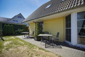 Haus Inselblick FeWo 01 Terrasse, Sauna- u Schwimmbadnutzungim AHOI Sellin