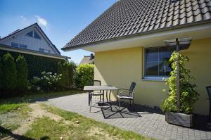 Haus Inselblick FeWo 02 Terrasse, Sauna- u Schwimmbadnutzung im AHOI Sellin