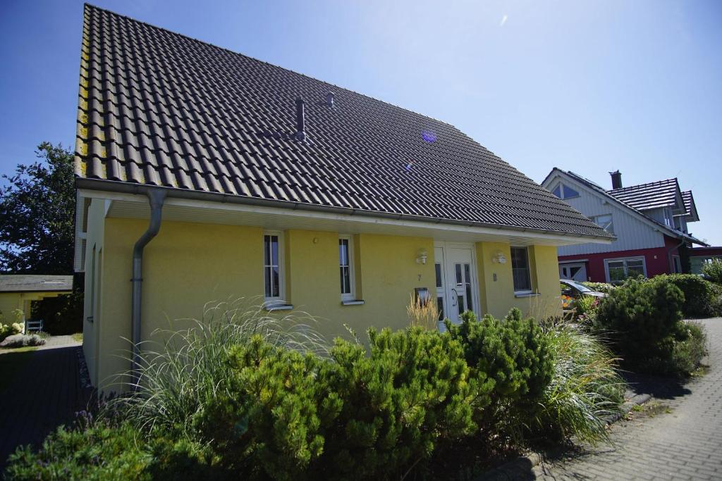 Haus Inselblick FeWo 03 Balkon mit Meerblick, Sauna- u Schwimmbadnutzung im AHOI Sellin Swannenbarch 7, 18586 Göhren