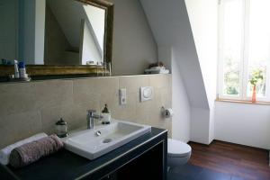 Haus Keppelborg: ZI Ferdinand mit Rosengartenblick