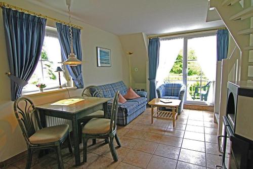 Haus-Meisennest-Wohnung-Amsel
