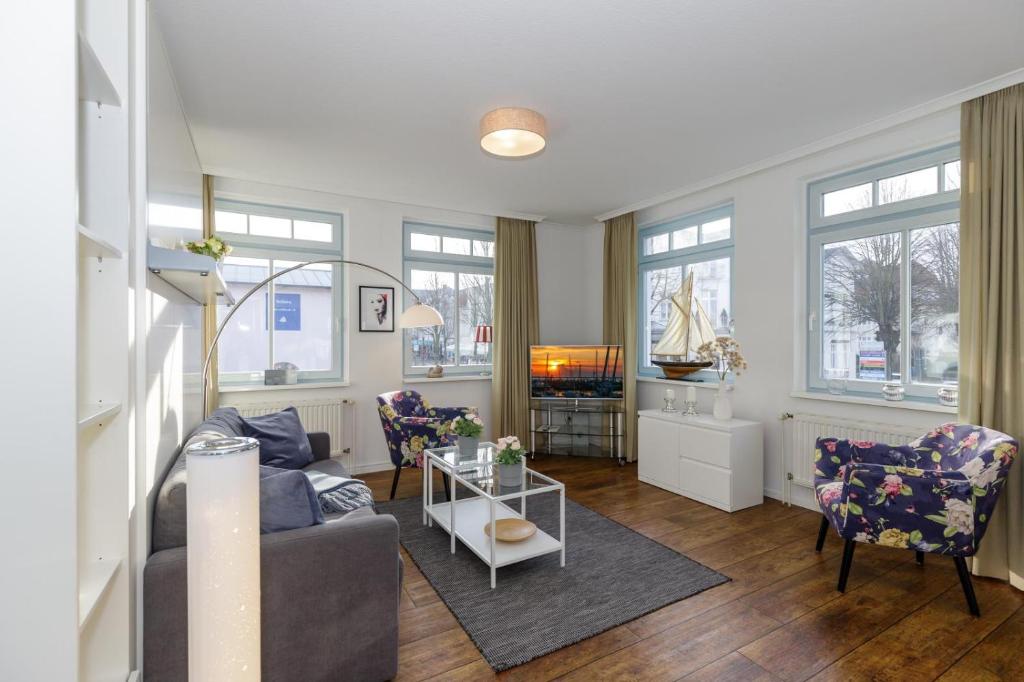 Haus mit Ambiente Wald - Schöne Ferienwohnung in Kühlungsborn Ost - Strandstraße Strandstr. 33, 18225 Kühlungsborn