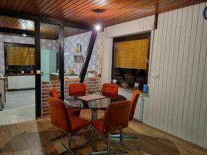 Haus mit Balkon und Garten, sehr ruhige Lage