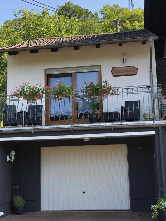Haus Monika in Saarhölzbach 24 Hügelstraße, 66693 Mettlach