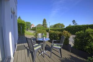 Haus Ostseeblick 1 FeWo Backbord Terrasse