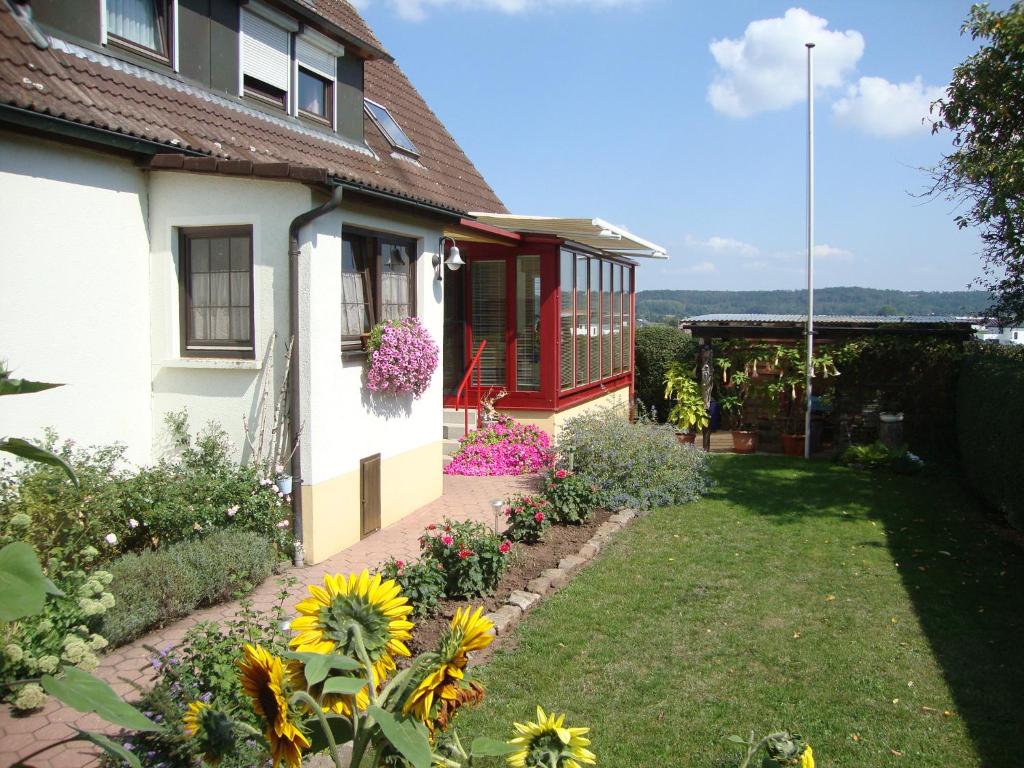 Haus Reif 5 Finkenweg, 91601 Dombühl
