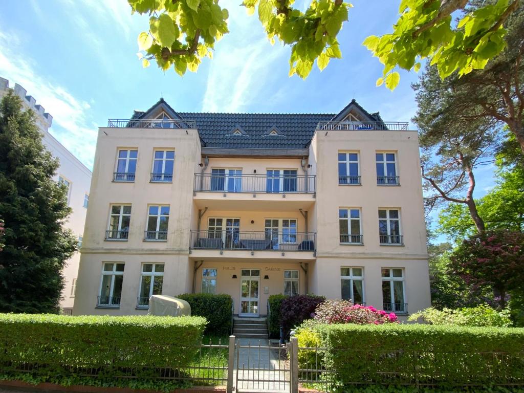 Appartement Haus Sabine Ferienwohnung Kati (Seeblick) 4 Dünenstraße 1. Obergeschoss zur Seeseite 17419 Ahlbeck