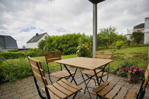 Haus Sonnenblume FeWo 04 Terrasse, Meerblick