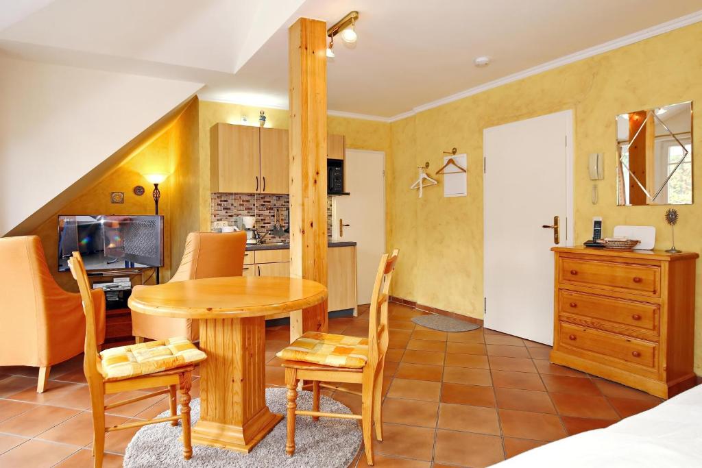 Appartement Haus Sonnenburg Wohnung 18 Ostseeallee 15a 18225 Kühlungsborn