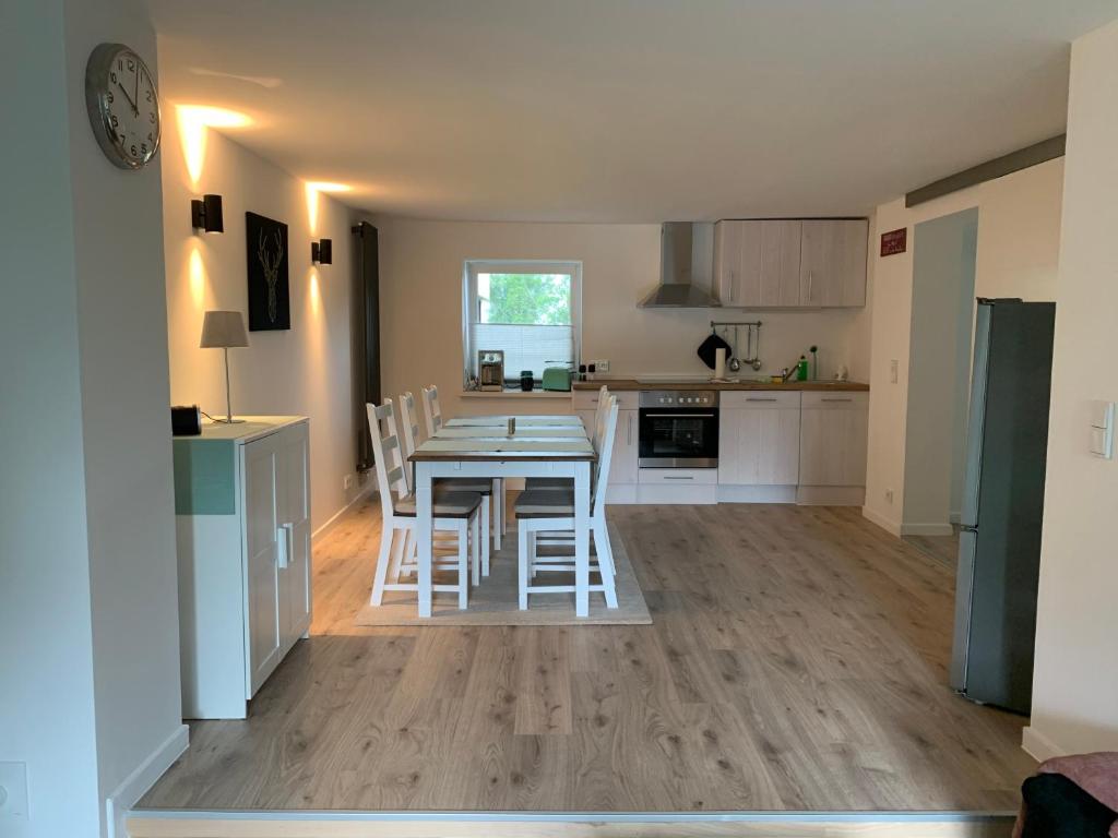 Appartement Haus Steilufer Wohnung 2 Pfingstbusch 7 Brodten 23570 Lübeck