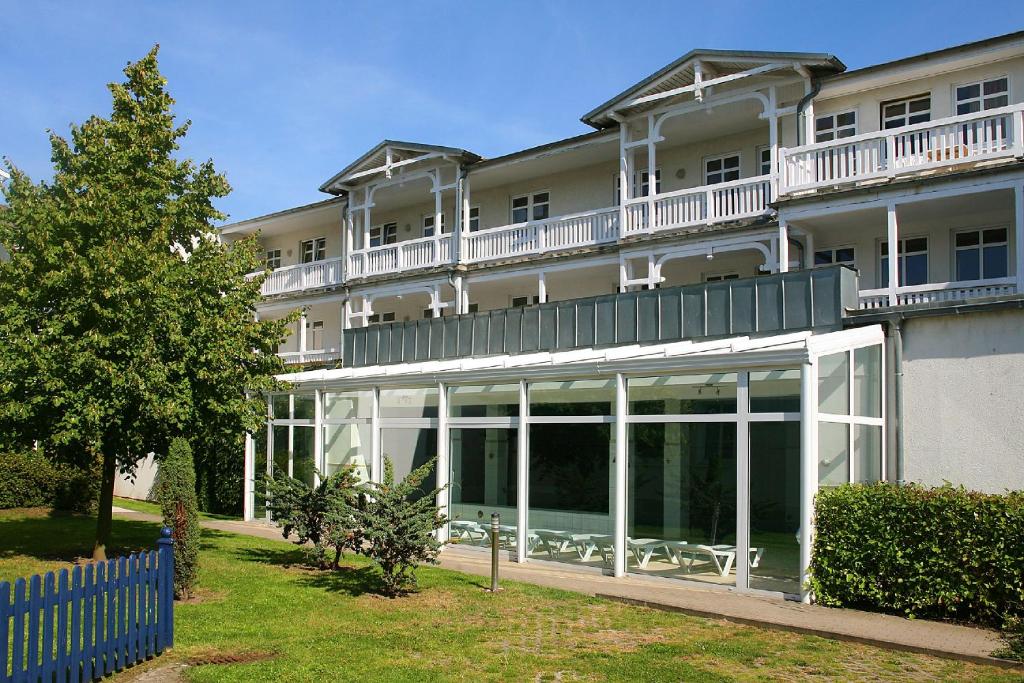 Appartement Haus Strandeck FeWo 19 (inkl.Sauna- u.Schwimmbadnutzung im AHOI Sellin) Strandstraße 12 18586 Göhren