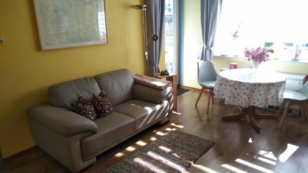 Appartement Haus Tertius - Strand- und hafennahe ruhige Ferienwohnung 11 Vereinsallee 25761 Büsum