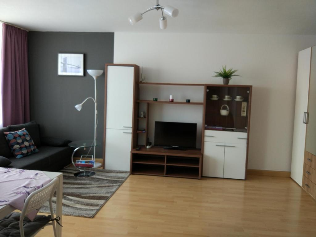 Appartement HAUSBURG studio. City view Wilhelm-Hauff-Straße 22, floor 16, apartment 224 (M) 86161 Augsbourg