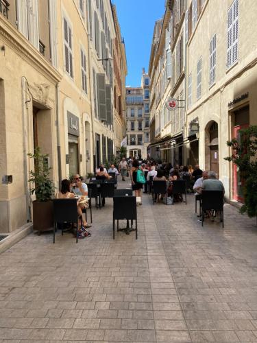 Appartement Haussmannien rue piétonne Opéra Marseille france