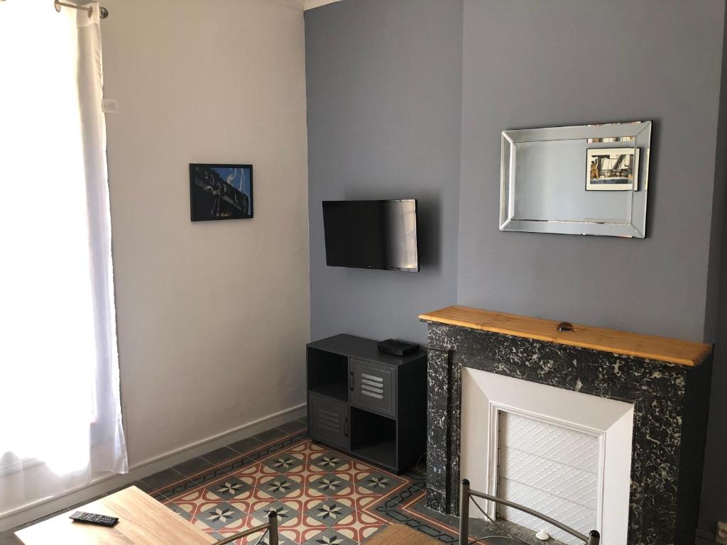 Appartement HAUSSMANNIEN TOWNHOUSE SETE HYPER CENTRE PIETON H 1 Rue Alsace Lorraine 34200 Sète