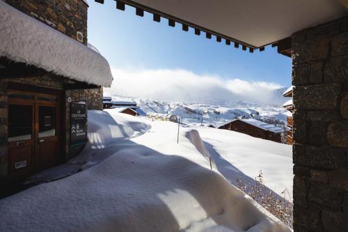 Haut Belle Plagne, vue montagnes, au pied des pistes, proche de l'ESF & espace bien être inclus