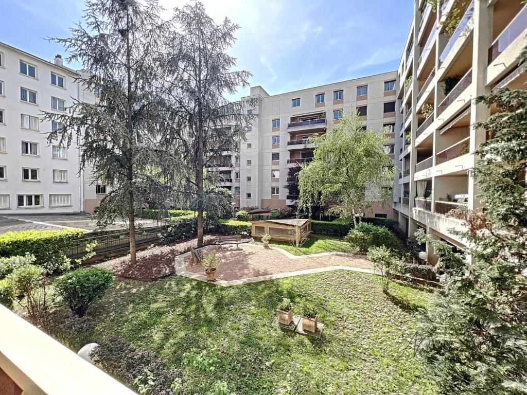 Appartement Haut de gamme - Lyon 6 - Arrivée autonome 111 Rue Masséna 69006 Lyon