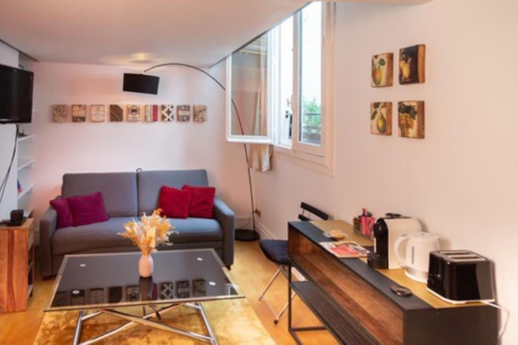 Appartement Haut MaraisJolie duplex 33m2… 72 Rue des Gravilliers 75003 Paris