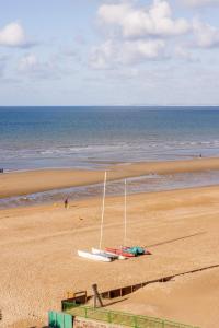 Appartement Havre de paix à deux pas de la plage - Arrivée autonome, Parking privé et gratuit 10 Avenue du Grand Hôtel 14390 Varaville Normandie
