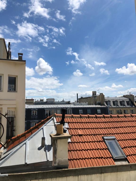 HEART OF SAINT GERMAIN DES PRES - PERFECT LOCATION 179 Boulevard Saint-Germain, 75007 Paris