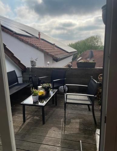 Helle Dachwohnung mit Dachterasse