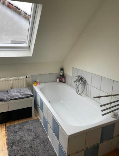 Helle Dachwohnung mit Dachterasse