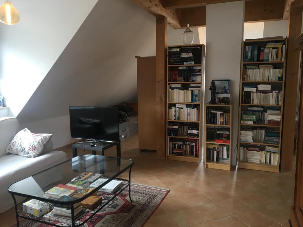 Appartement Helle und ruhige Dachgeschosswohnung Jäcklinstraße 9 Dachgeschoss 81735 Munich