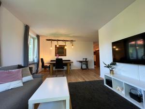 Helle Wohnung in TOP Lage mit Balkon - zentral an S-Bahn und Messe