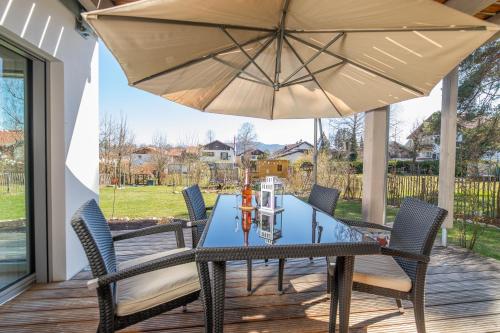 Helle Wohnung mit Bergblick & eigener Terrasse