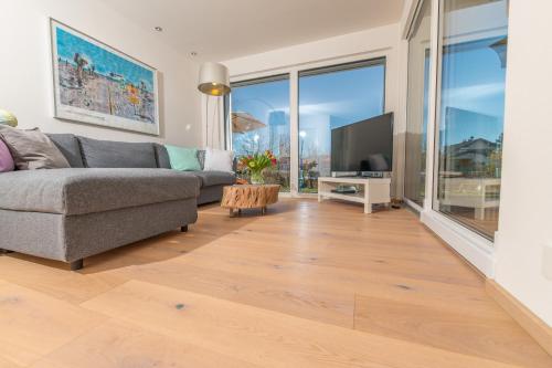 Helle Wohnung mit Bergblick & eigener Terrasse