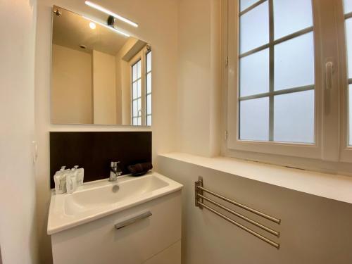 Henry II - petit appartement lumineux